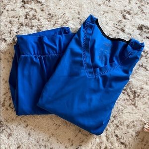 Koi royal blue scrub set M!